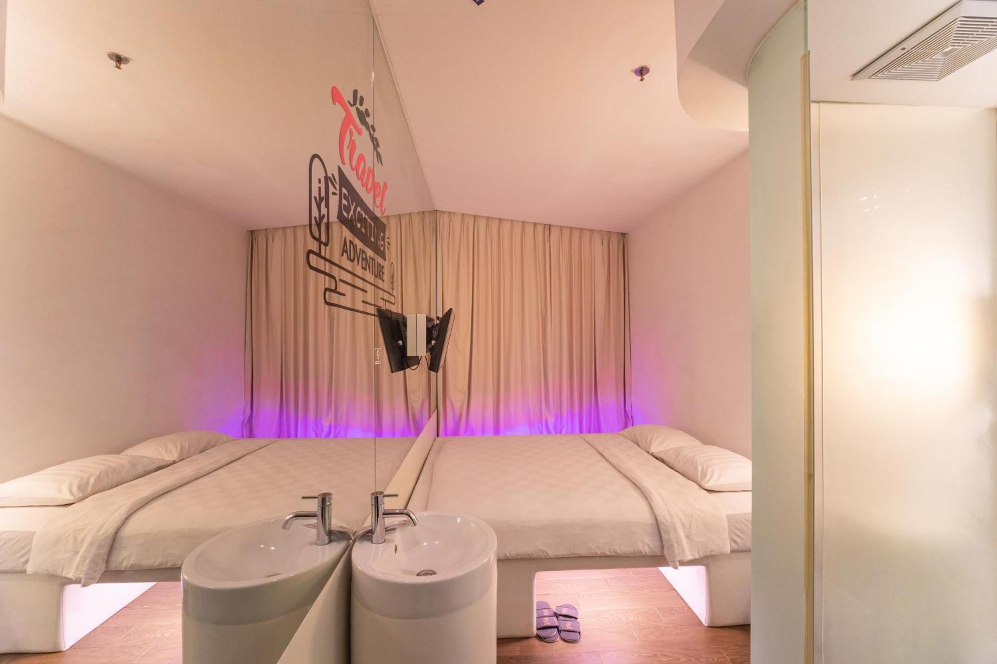 J Icon Hip Hotel Balikpapan  Esterno foto