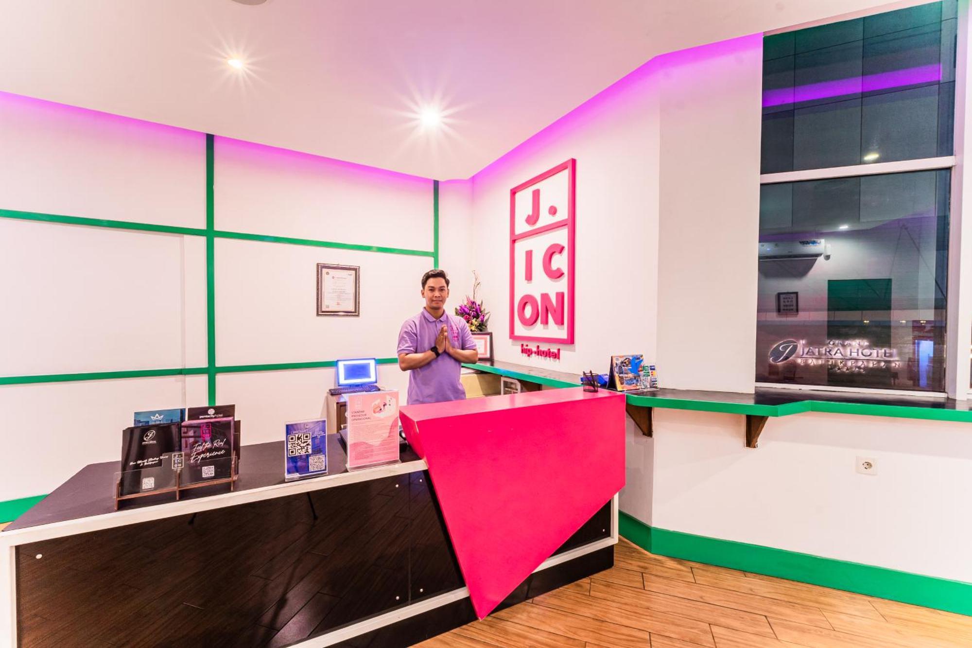 J Icon Hip Hotel Balikpapan  Esterno foto